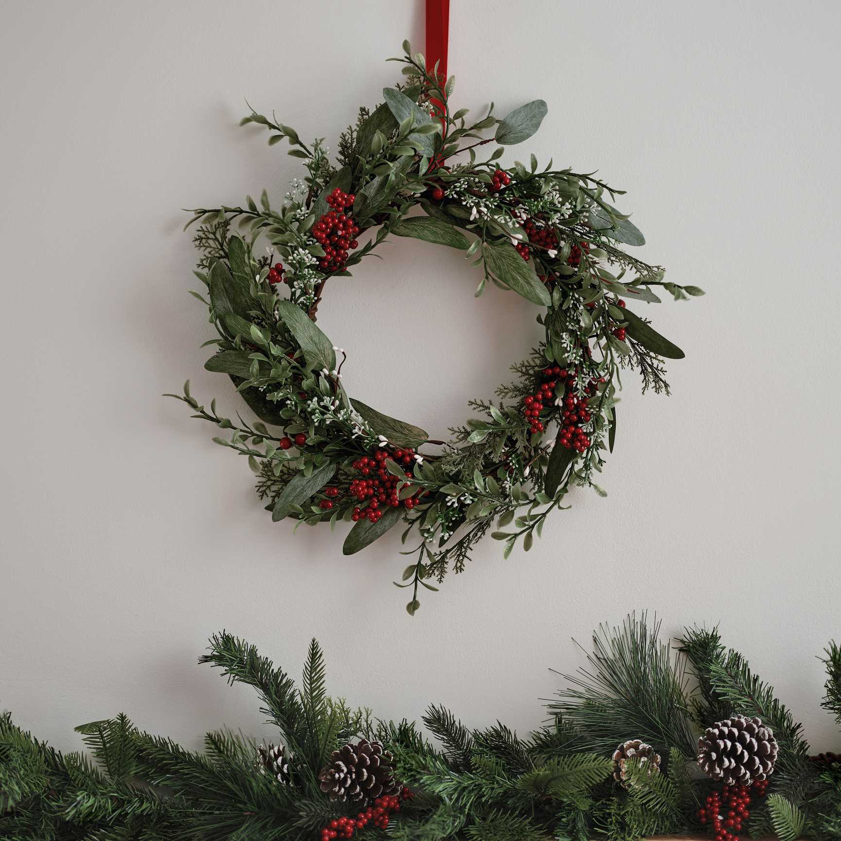 Foliage and Berries Christmas Door Wreath Ginger Ray